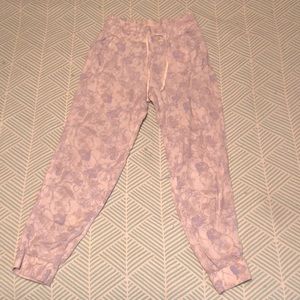 Floral joggers / capris